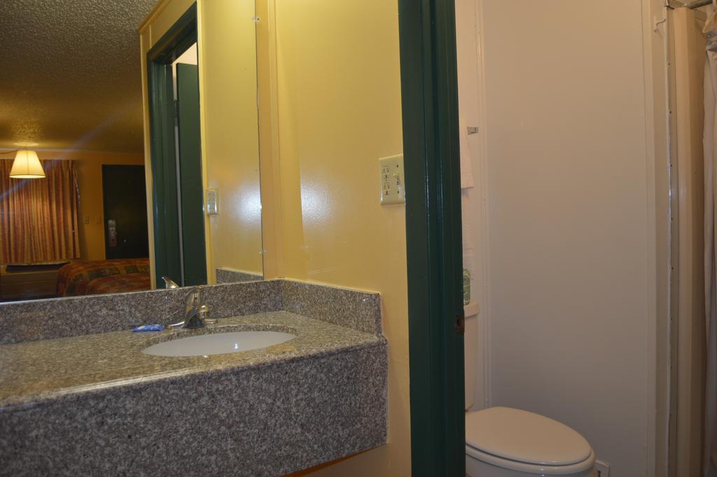 Travel Inn Weatherford Room photo